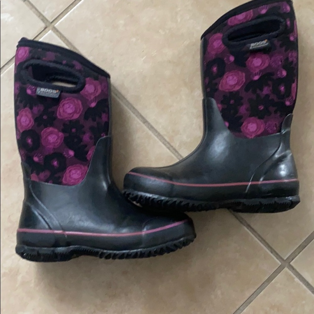 Bogs Kids Black and Pink Rain Boots